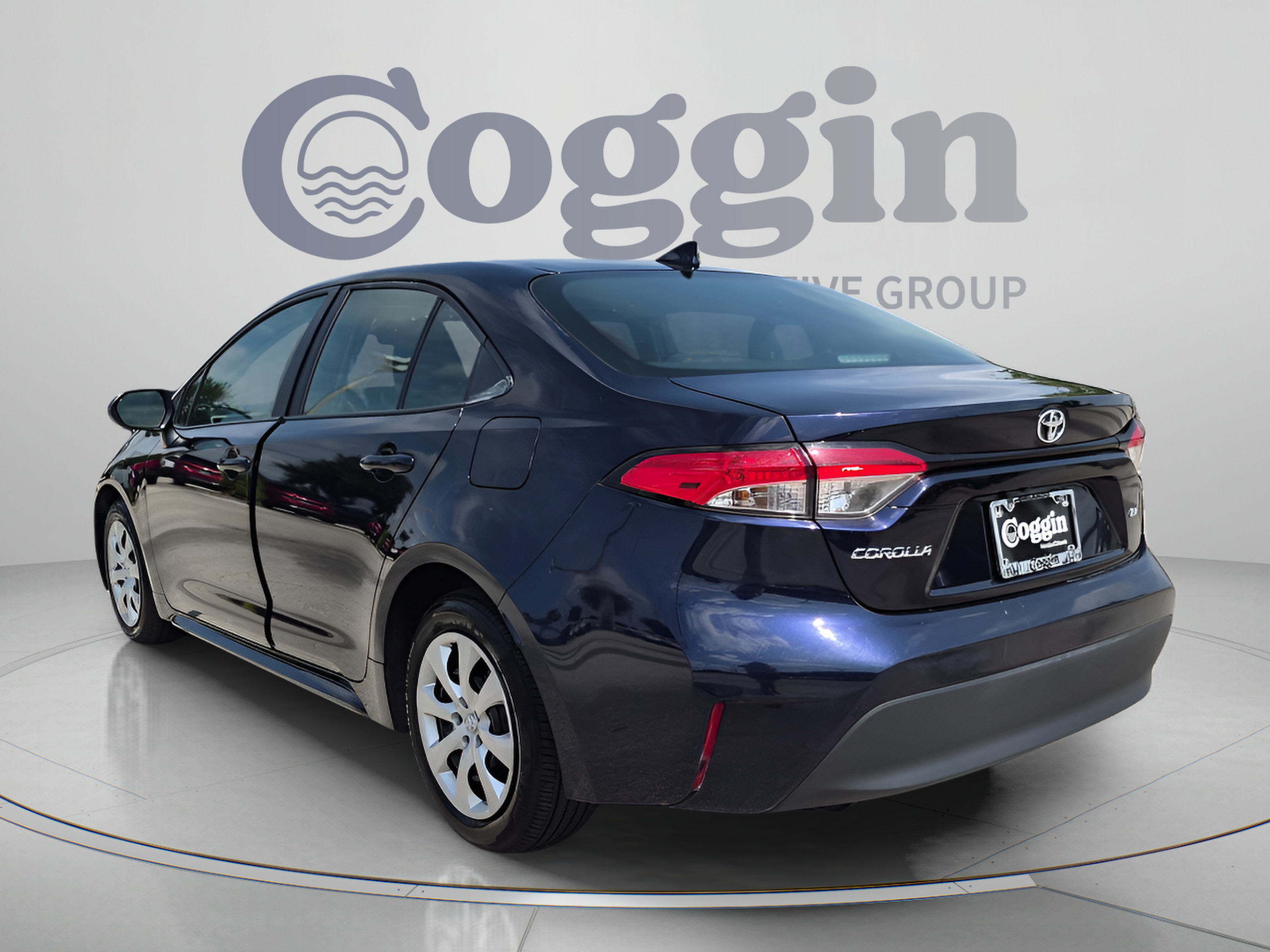 Used 2025 Toyota Corolla LE FWD image 4