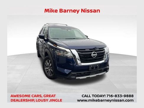 Used 2024 Nissan Pathfinder SL image 1
