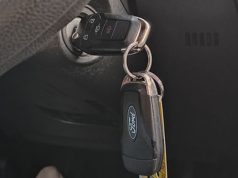 Used 2016 Ford Fusion SE image 25