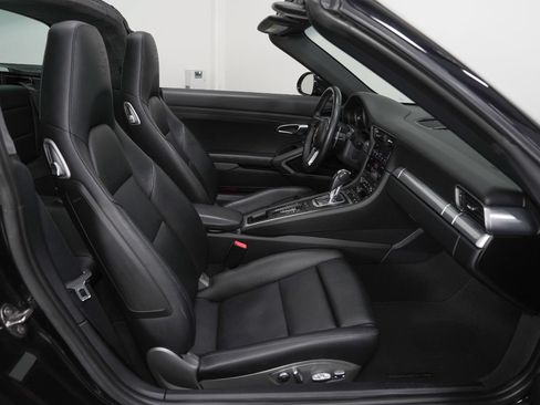Used 2017 Porsche 911 Targa 4 AWD/4WD image 28