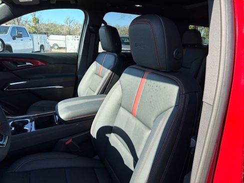 New 2026 Chevrolet Traverse RS image 23