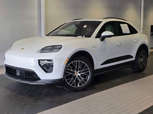 Used 2025 Porsche Macan Electric image 1