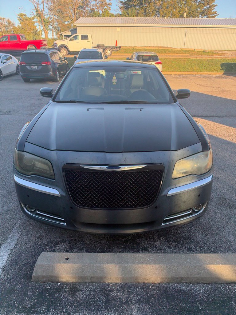 Used 2013 Chrysler 300 AWD w/ Driver Convenience Group image 4