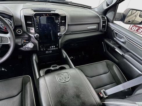 Used 2025 RAM 1500 Laramie w/ Sport Appearance Package AWD/4WD image 28