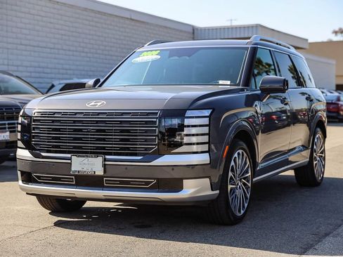 Used 2026 Hyundai Palisade Calligraphy FWD image 3