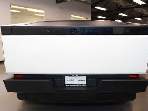 Used 2024 Tesla Cybertruck AWD Crew Cab image 6