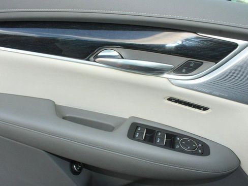 Certified 2024 Cadillac XT6 Premium Luxury image 28