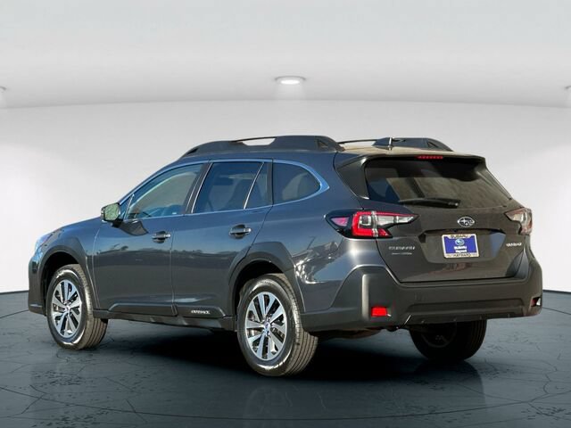 Used 2024 Subaru Outback Premium AWD/4WD image 4