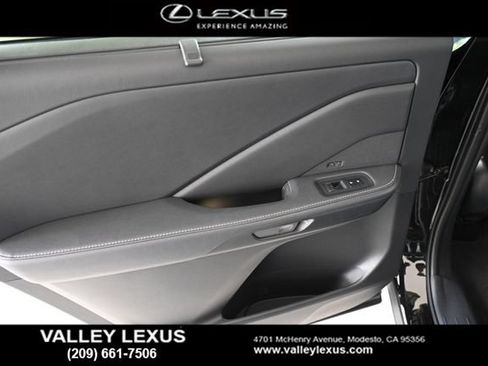 Used 2025 Lexus TX 500h AWD w/ Technology Package image 17