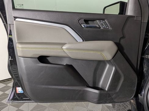 Used 2023 Chevrolet Colorado ZR2 w/ ZR2 Convenience Package III image 23