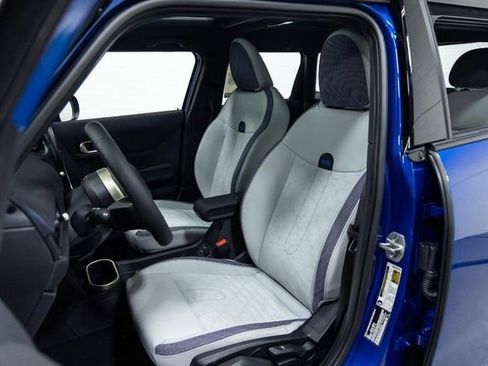 New 2026 MINI Cooper 4-Door Hardtop FWD image 19