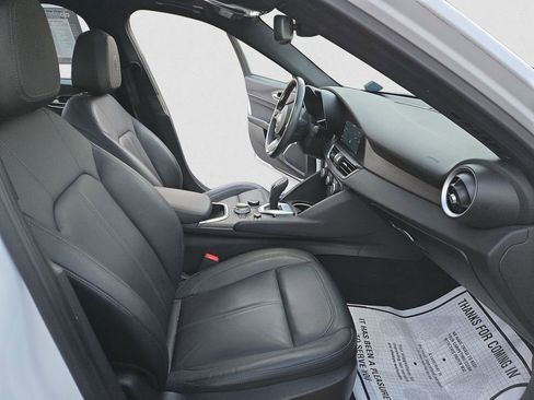 Used 2022 Alfa Romeo Giulia Ti image 16