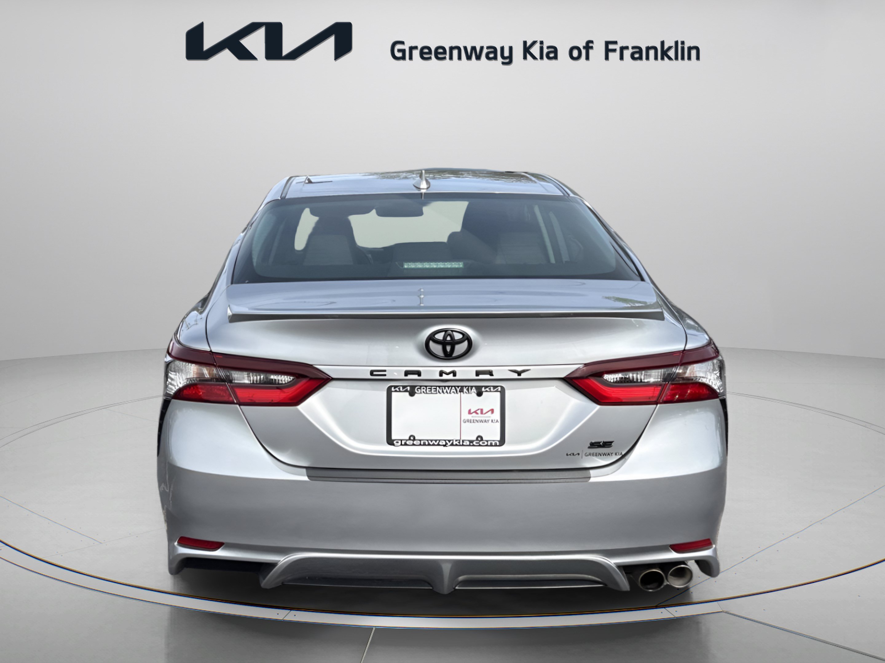 Used 2024 Toyota Camry SE w/ Cold Weather Package FWD image 6