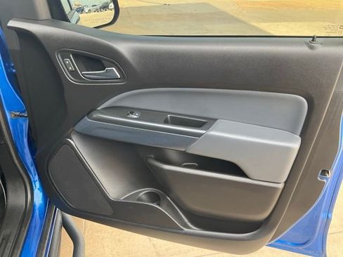 Used 2018 Chevrolet Colorado Z71 AWD/4WD image 39