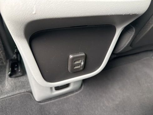 Used 2022 GMC Terrain SLT image 15