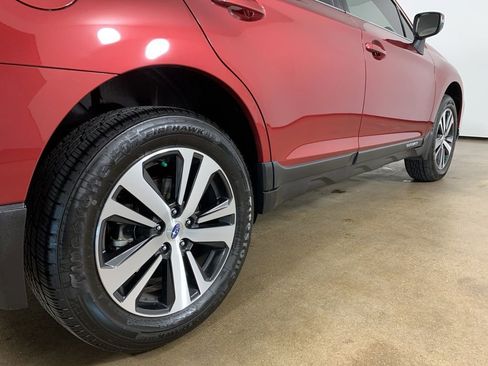 Used 2018 Subaru Outback 2.5i Limited AWD/4WD image 9