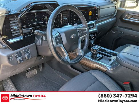 Used 2024 Chevrolet Silverado 1500 LT Trail Boss w/ Convenience Package II AWD/4WD image 16