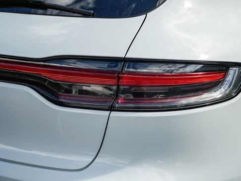 Used 2024 Porsche Macan image 7