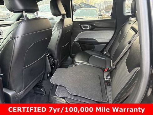 Certified 2024 Jeep Compass Latitude image 12