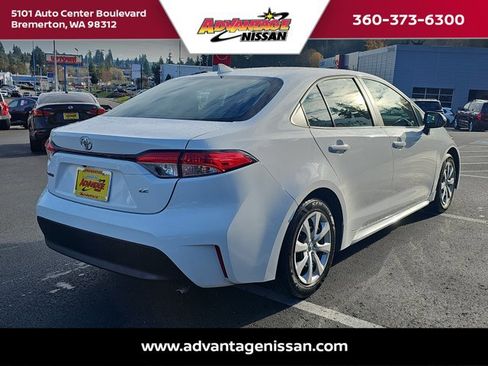 Used 2024 Toyota Corolla LE image 5