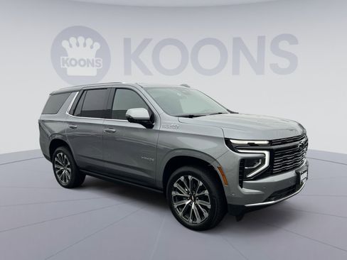 Used 2025 Chevrolet Tahoe High Country image 10