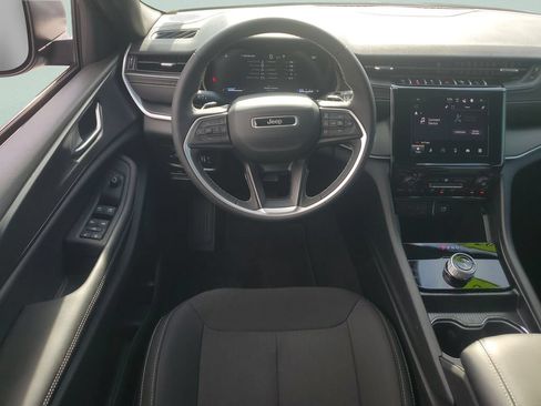 Used 2025 Jeep Grand Cherokee L Laredo AWD/4WD image 12