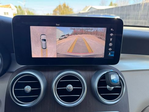 Used 2021 Mercedes-Benz GLC 300 4MATIC w/ Premium Package image 19