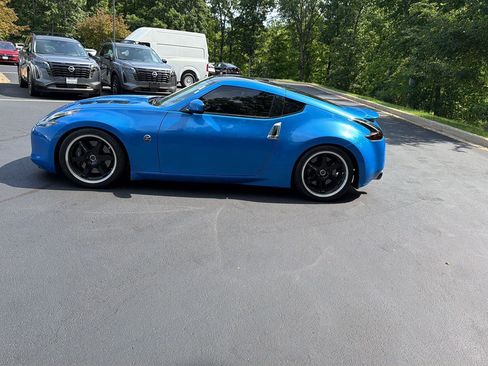 Used 2009 Nissan 370Z Touring w/ Sport Pkg RWD image 5