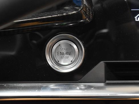 Used 2022 Chevrolet Corvette Stingray Premium Conv w/ Z51 Performance Package image 8