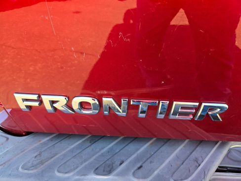 Used 2015 Nissan Frontier SV w/ SV Value Truck Package image 12