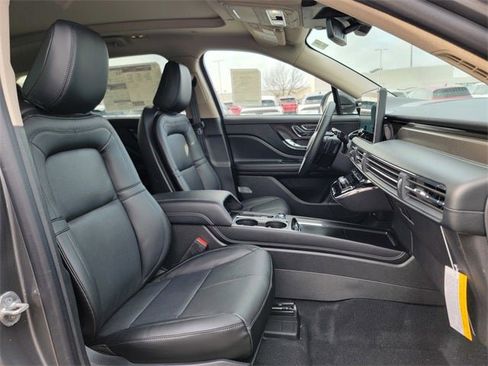 New 2026 Lincoln Corsair Reserve image 23