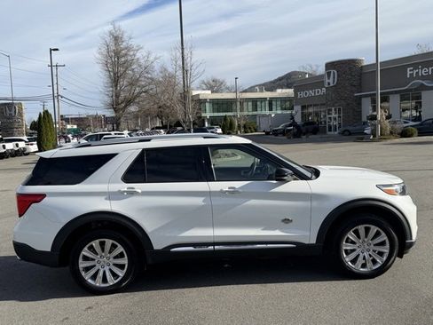 Used 2023 Ford Explorer King Ranch w/ Technology Package image 4