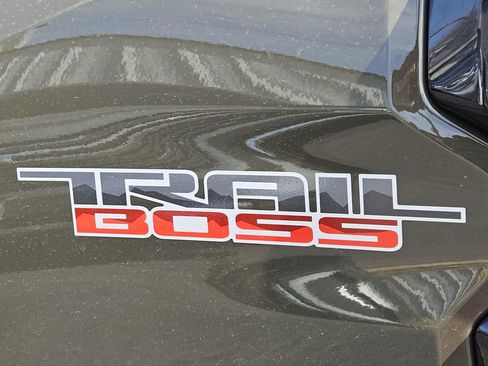 Used 2024 Chevrolet Colorado Trail Boss w/ Advanced Trailering Package image 8