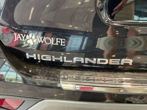 Used 2021 Toyota Highlander Platinum image 26