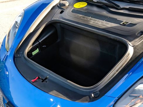 Used 2017 Porsche 718 Cayman RWD image 36