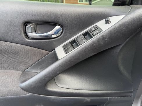 Used 2012 Nissan Murano S FWD image 10