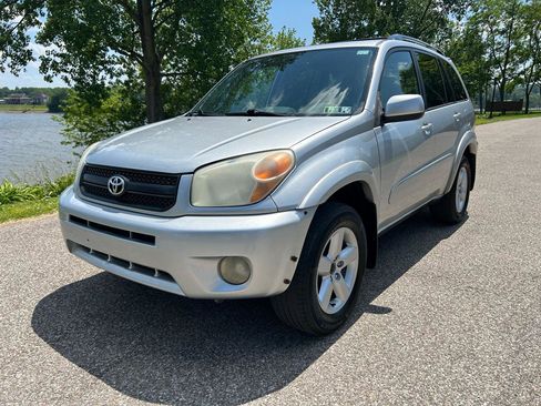 Used 2005 Toyota RAV4 4WD image 1