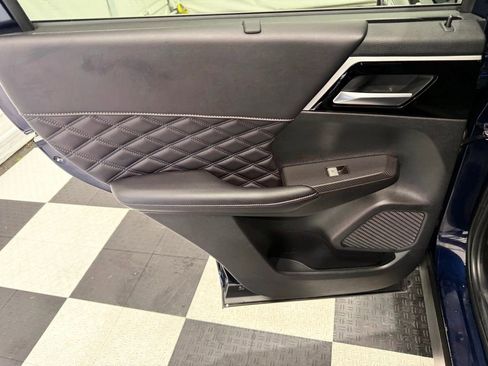 Used 2024 Mitsubishi Outlander SEL Black Edition image 20