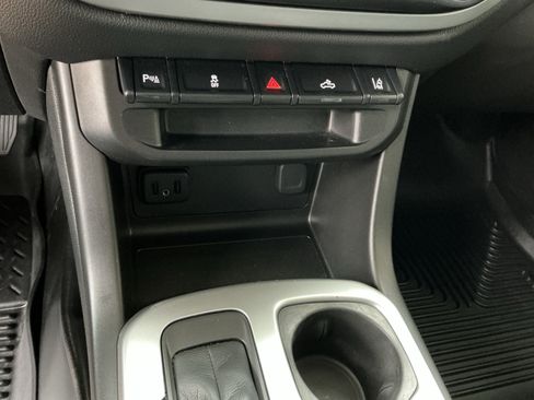 Used 2022 Chevrolet Colorado LT w/ Fleet Safety Package image 31