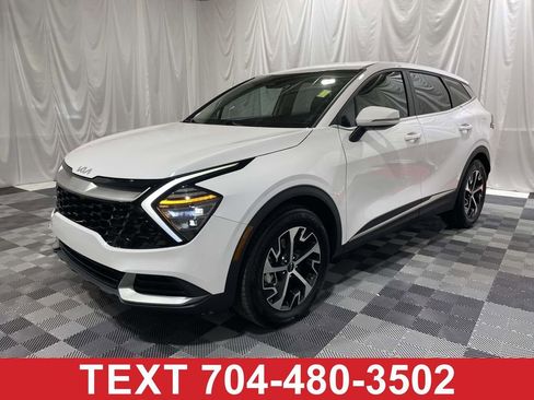 Used 2025 Kia Sportage EX FWD image 1