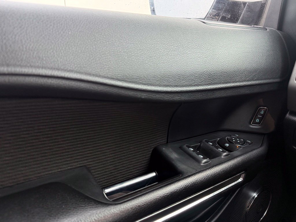 Used 2021 Ford Expedition XLT RWD image 12