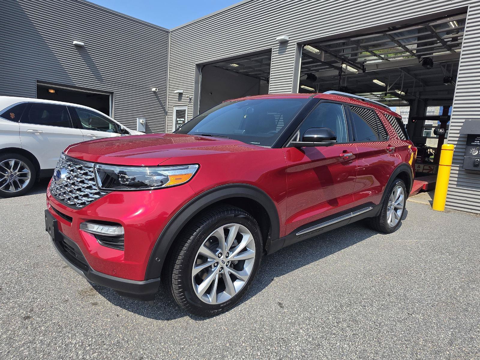Used 2021 Ford Explorer Platinum w/ Equipment Group 601A AWD/4WD image 7
