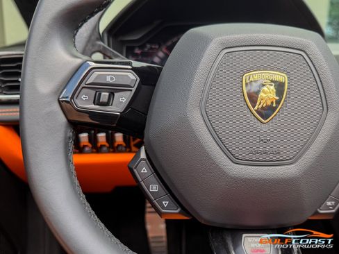 Used 2021 Lamborghini Huracan EVO RWD image 29