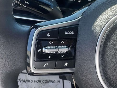 Used 2026 Kia Carnival FWD image 21