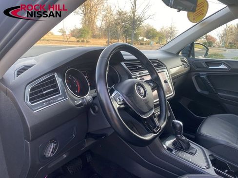 Used 2019 Volkswagen Tiguan SE w/ Panoramic Sunroof Package image 14