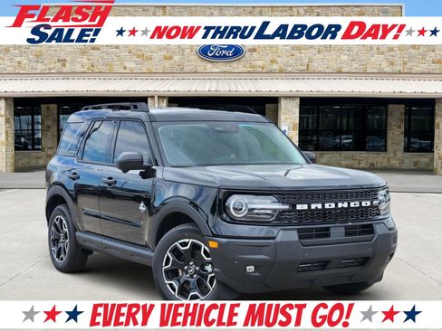 New 2026 Ford Bronco Sport Outer Banks w/ Outer Banks Tech Package+ AWD/4WD image 1