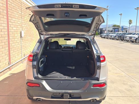 Used 2014 Jeep Cherokee Limited w/ Technology Group AWD/4WD image 6