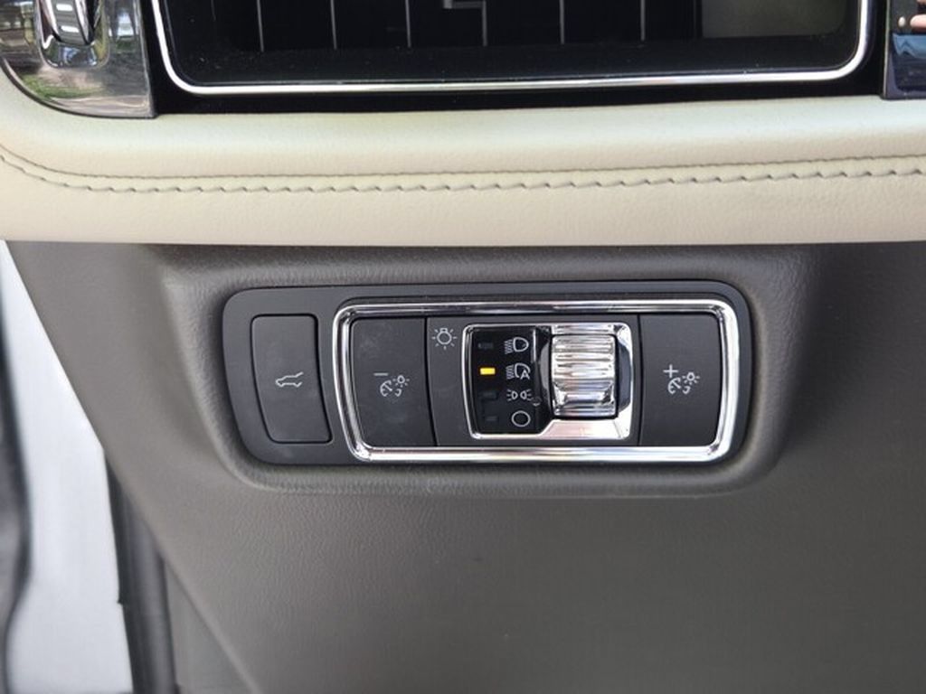 Used 2023 Lincoln Aviator Reserve w/ Equipment Group 201A AWD/4WD image 29