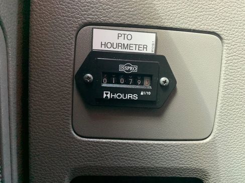 Used 2017 Ford F550 4x4 Regular Cab Super Duty image 26
