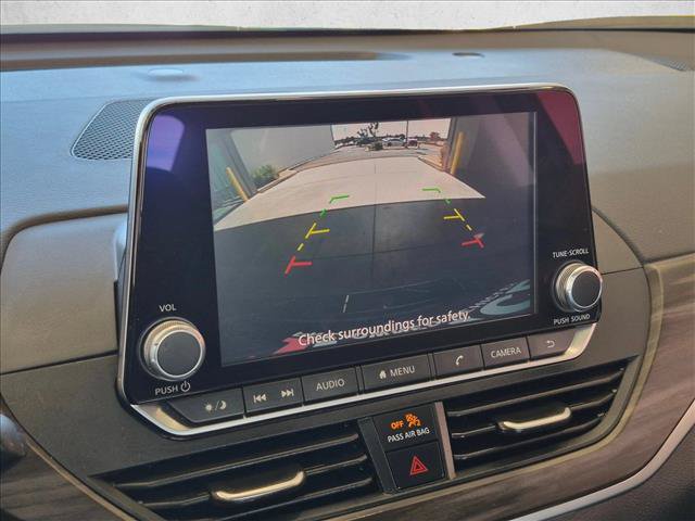Used 2025 Nissan Altima 2.5 SV FWD image 19
